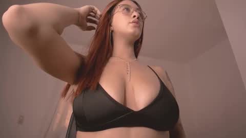 mia independent model online show from 01/07/26, 02:30