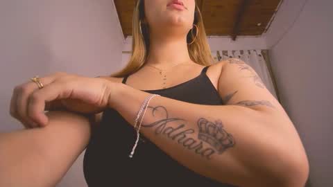 mia independent model online show from 03/04/26, 01:50