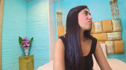 mia montess online show from 10/14/25, 01:12