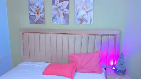 Mia online show from 03/30/26, 12:28