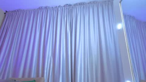 Mia online show from 04/13/26, 12:32