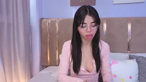 Mia online show from 06/23/26, 08:40