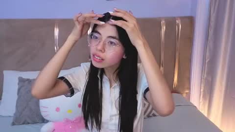 Mia online show from 07/09/26, 11:58