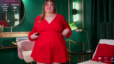 Snapshot of mia_of_your_dreams chatting on 06/01/26, 05:47 Sweet Mia online show from 06/01/26, 05:47