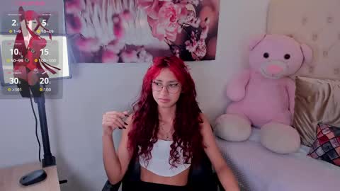 Snapshot of mia_ortizz_ chatting on 05/18/26, 12:44 Mia Ortiz online show from 05/18/26, 12:44