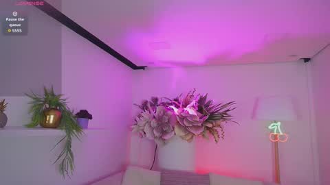 Mia online show from 03/26/26, 11:05