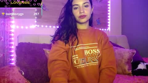 Snapshot of mia_petitebaby chatting on 03/09/25, 02:18  Ma  online show from 03/09/25, 02:18