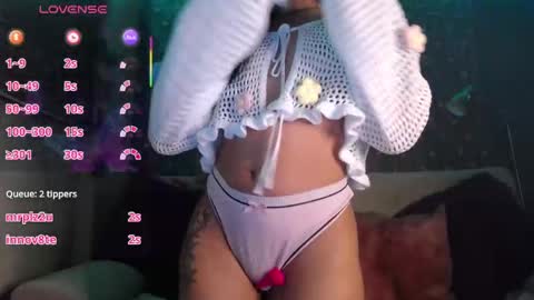 Snapshot of mia_petitebaby chatting on 09/19/25, 03:30  Ma  online show from 09/19/25, 03:30