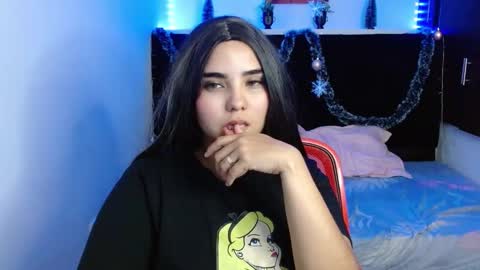 Mia  online show from 12/30/24, 04:19