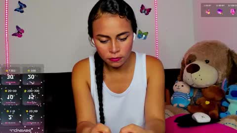 Snapshot of mia_phalmer chatting on 10/18/25, 05:10 Mia online show from 10/18/25, 05:10