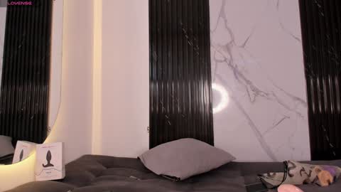 Mia online show from 12/03/24, 09:01