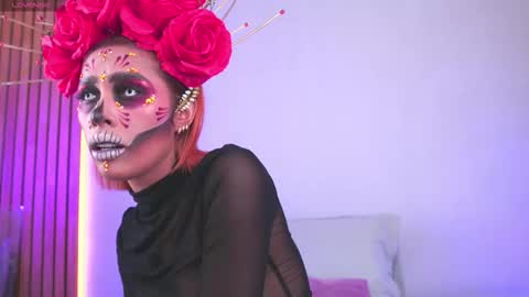 Mia Reeves online show from 10/31/25, 08:43