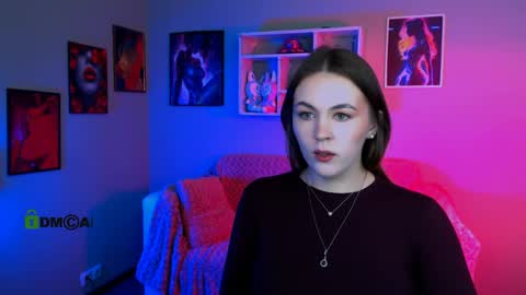 mia online show from 04/10/26, 12:10