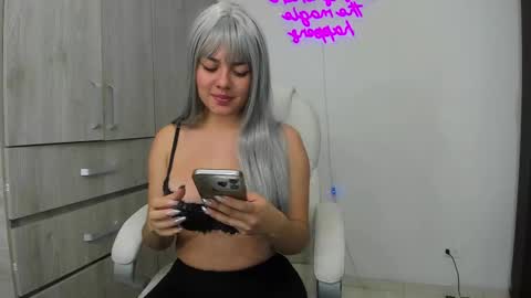 Snapshot of mia_rise chatting on 02/22/25, 03:23 Mia online show from 02/22/25, 03:23