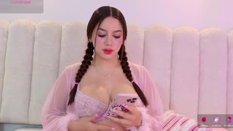 Mia online show from 02/10/26, 12:42