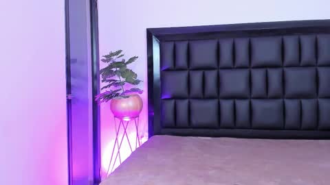 mia online show from 03/19/26, 06:06