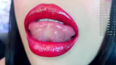 Mia online show from 11/14/25, 05:33