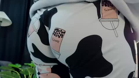 Mia online show from 01/19/26, 03:43