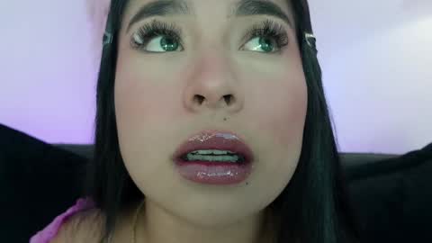 Snapshot of mia_roux1 chatting on 05/23/26, 11:20 Mia online show from 05/23/26, 11:20