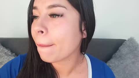 Mia Roux online show from 09/15/25, 02:50