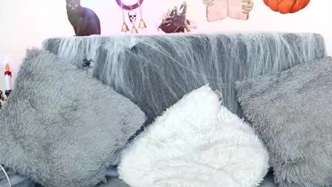 Mia Roux online show from 10/16/25, 07:48