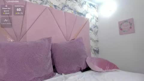 Snapshot of mia_rouxx1 chatting on 04/15/26, 04:52 Mia online show from 04/15/26, 04:52