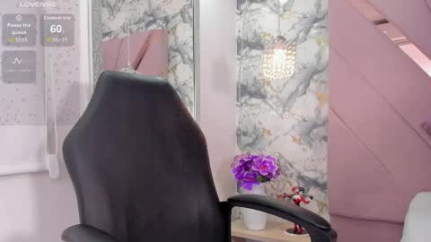 Snapshot of mia_rouxx1 chatting on 04/16/26, 05:08 Mia online show from 04/16/26, 05:08