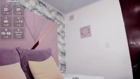 Snapshot of mia_rouxx1 chatting on 04/29/26, 04:38 Mia online show from 04/29/26, 04:38