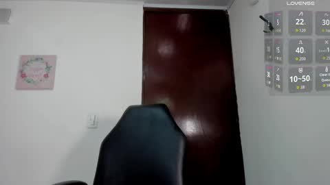 Snapshot of mia_rouxx1 chatting on 05/14/26, 04:52 Mia online show from 05/14/26, 04:52