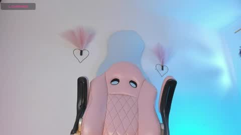 Snapshot of mia_royal chatting on 05/31/26, 06:09 mia_royal online show from 05/31/26, 06:09
