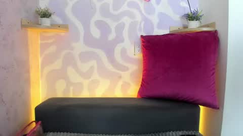 Snapshot of mia_scarlet7 chatting on 06/08/26, 01:22 Mia . online show from 06/08/26, 01:22