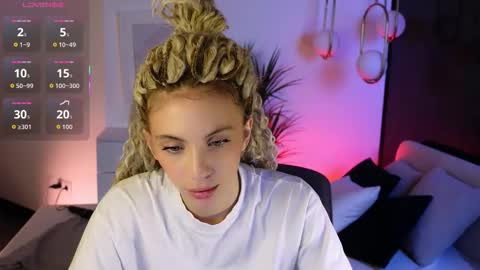 Mia online show from 11/07/25, 06:24