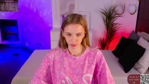 Mia online show from 04/02/26, 06:22