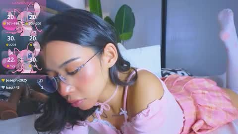 Mia online show from 11/28/25, 05:15