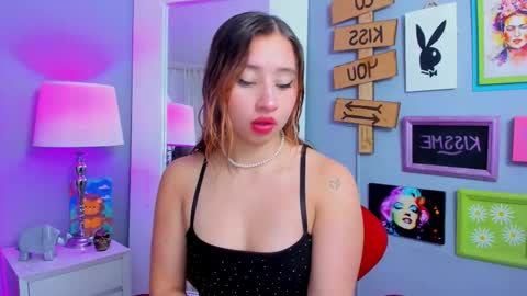 Mia  online show from 12/03/25, 12:03