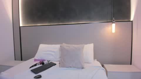 M I A online show from 04/07/26, 12:16