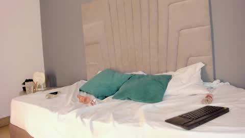 mia_smith_x online show from 03/05/25, 11:05