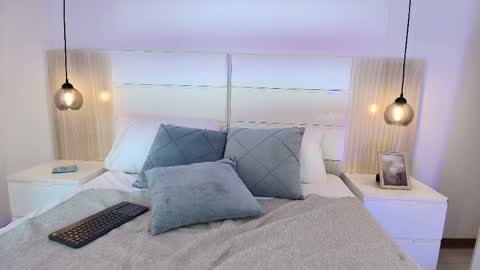 Snapshot of mia_smithh__ chatting on 04/09/26, 08:25 Mia online show from 04/09/26, 08:25