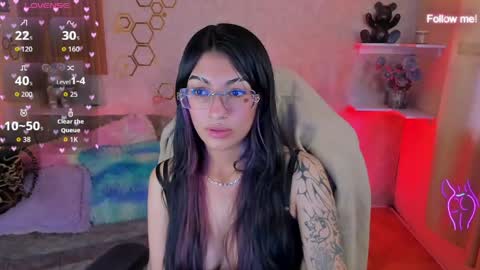 Snapshot of mia_smoke_ chatting on 06/07/26, 01:26 Mia online show from 06/07/26, 01:26