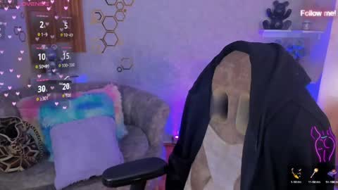 Snapshot of mia_smoke_ chatting on 06/09/26, 05:02 Mia online show from 06/09/26, 05:02