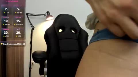 Mia online show from 01/06/26, 12:09