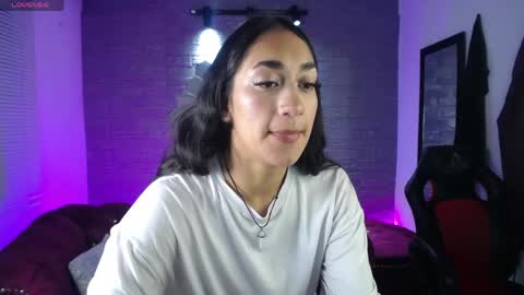 mia_strong_m online show from 04/28/26, 05:40