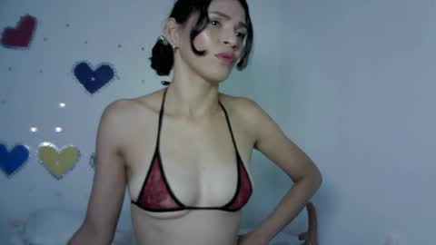 Snapshot of mia_suarez4 chatting on 05/28/26, 12:41 MIA suarez4 online show from 05/28/26, 12:41
