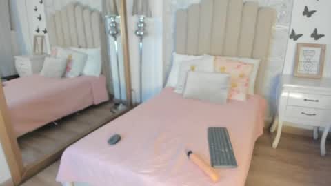 Snapshot of mia_tentacion__ chatting on 05/03/26, 05:24 mia_tentacion__ online show from 05/03/26, 05:24
