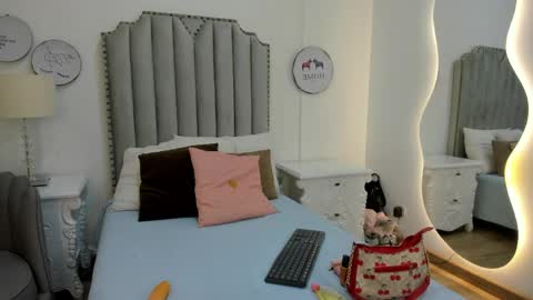 Snapshot of mia_tentacion__ chatting on 05/16/26, 07:34 mia_tentacion__ online show from 05/16/26, 07:34
