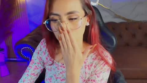 Mia online show from 11/05/25, 02:06