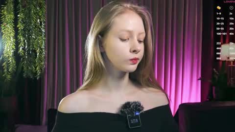 Mia online show from 12/05/25, 02:58