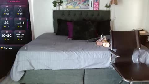 MIA  online show from 10/06/25, 02:03