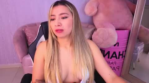 Snapshot of mia_vip_a chatting on 07/10/26, 02:08 Mia online show from 07/10/26, 02:08