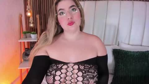 mia vixenn  online show from 01/06/26, 11:07